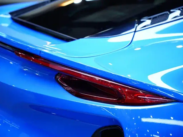 Lotus Emira — Фото автомобиля 16