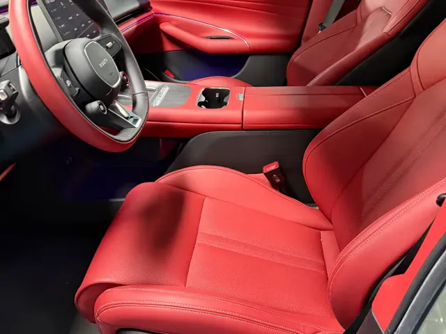Xiaomi SU7 — Фото автомобиля 14
