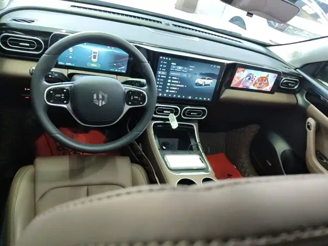 Leapmotor C11 — Фото автомобиля 9