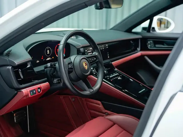 Porsche Panamera — Фото автомобиля 16