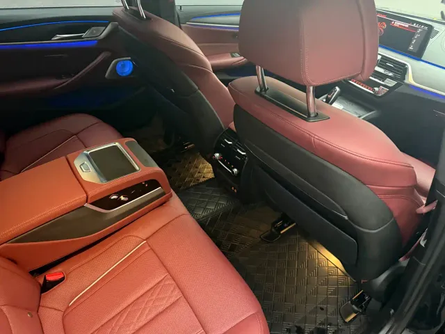 BMW 5 Series — Фото автомобиля 10