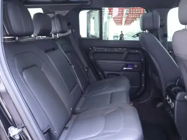 Land Rover Defender — Фото автомобиля 22