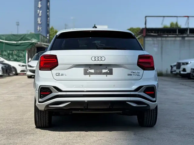 Audi Q2L — Фото автомобиля 8