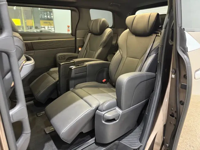 Toyota Alphard — Фото автомобиля 6