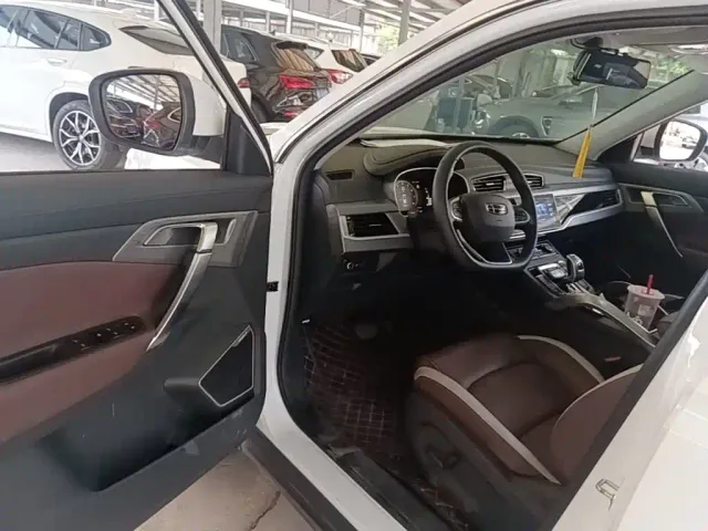 Geely Boyue — Фото автомобиля 15