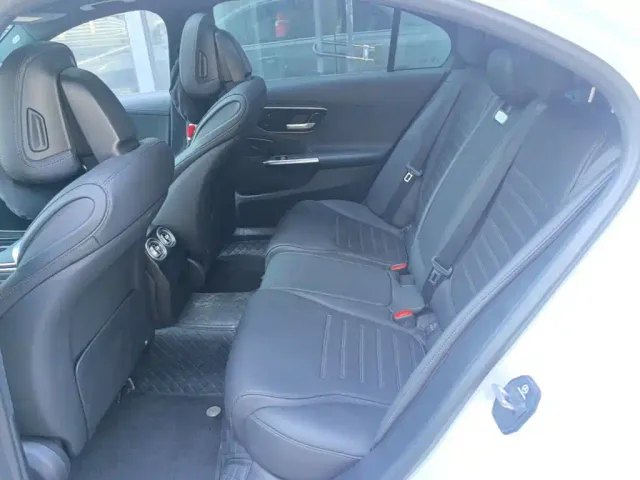Mercedes-Benz C-Class — Фото автомобиля 16