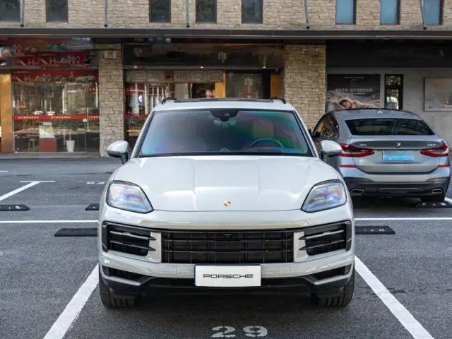 Porsche Cayenne — Фото автомобиля 25