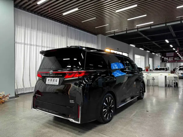Toyota Vellfire — Фото автомобиля 17