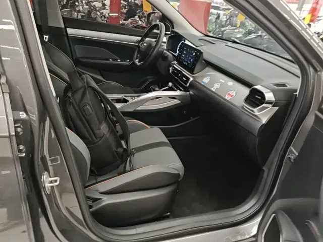Geely Binyue — Фото автомобиля 24