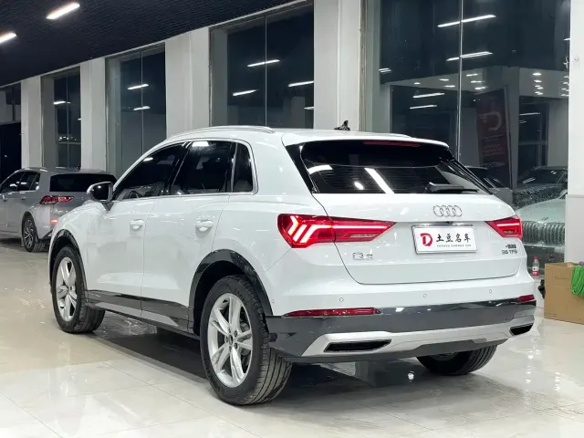 Audi Q3 — Фото автомобиля 4