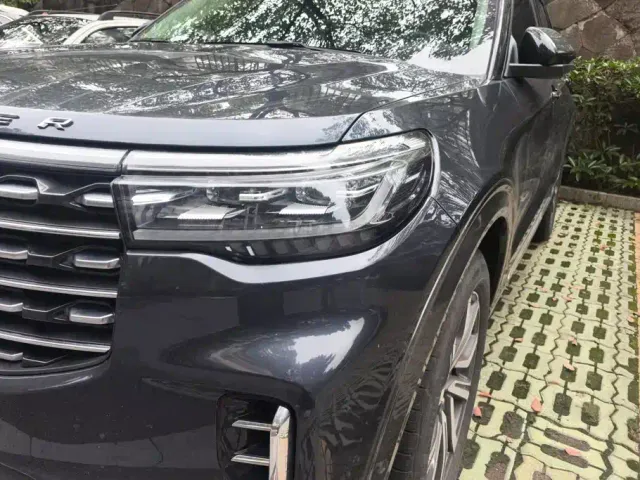 Ford Explorer — Фото автомобиля 5