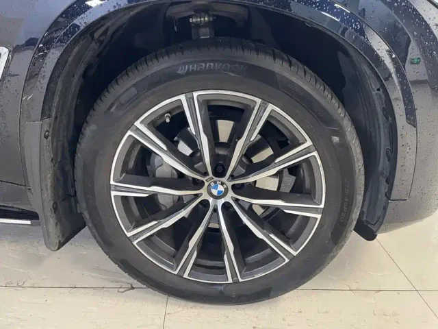 BMW X5 — Фото автомобиля 3