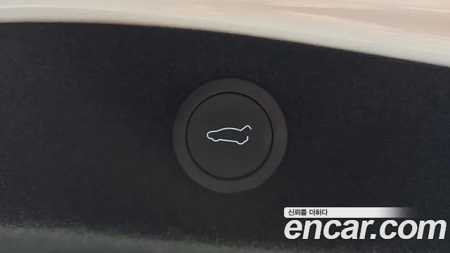 Tesla Model 3 — Фото автомобиля 20