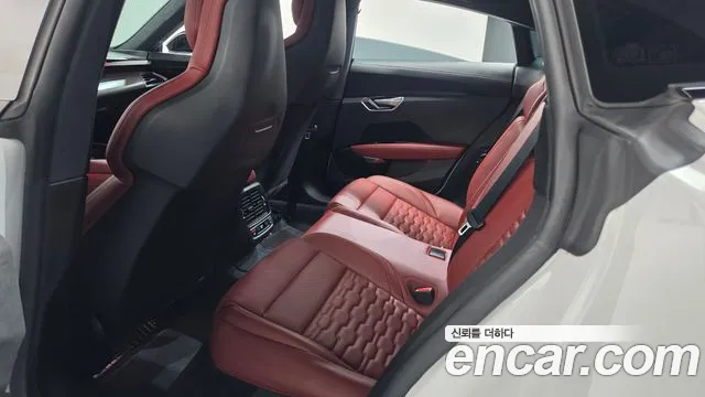 Audi e-tron GT — Фото автомобиля 11