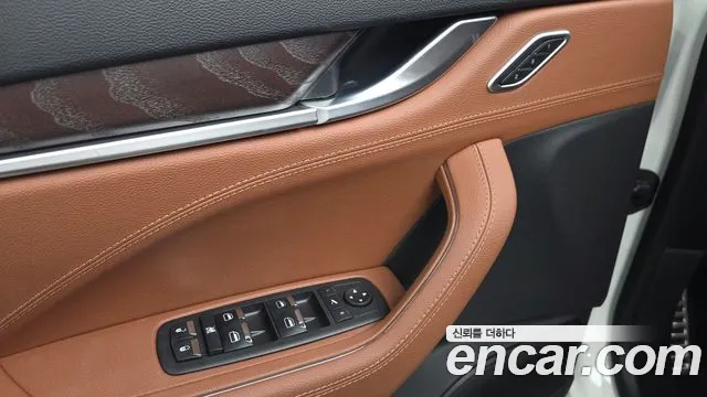 Maserati Levante — Фото автомобиля 27