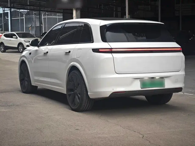 Li Auto L7 — Фото автомобиля 6