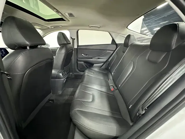 Hyundai Elantra — Фото автомобиля 13