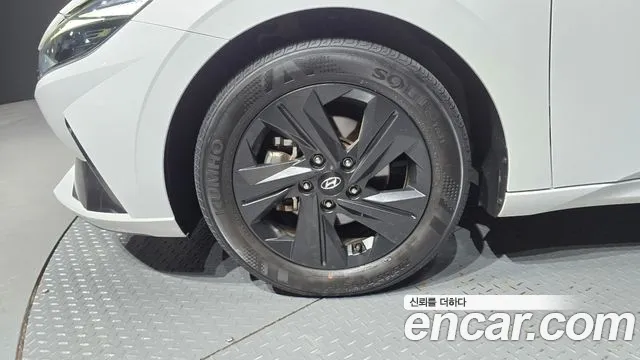 Hyundai AVANTE — Фото автомобиля 5