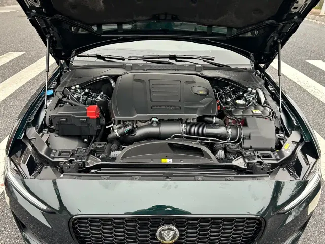 Jaguar XEL — Фото автомобиля 9