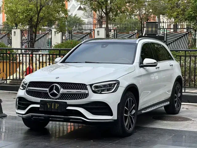 Фотография автомобиля — Mercedes-Benz GLC-Class
