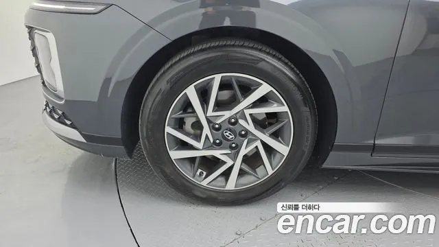 Hyundai Grandeur Grandeur (GN7) 2.5 Бензин 2WD — Фото автомобиля 3