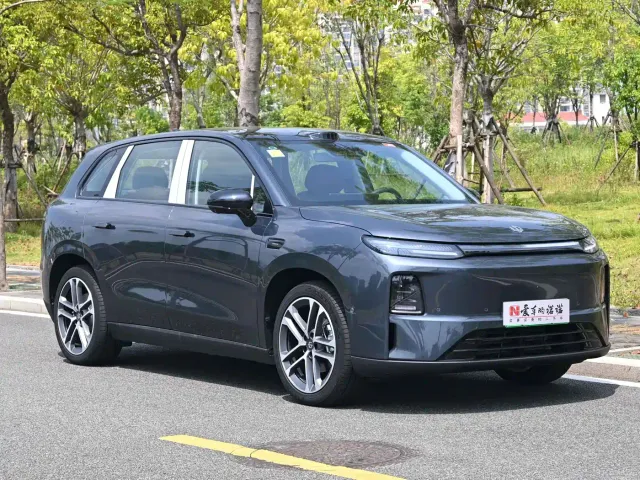 Leapmotor C10 — Фото автомобиля 8