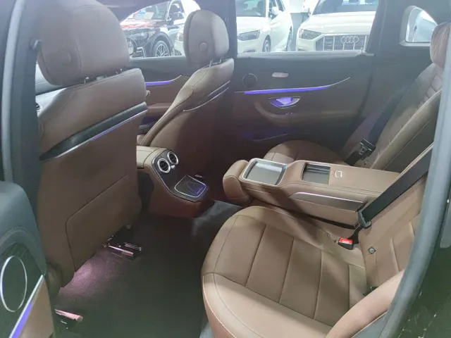 Mercedes-Benz E-Class — Фото автомобиля 15