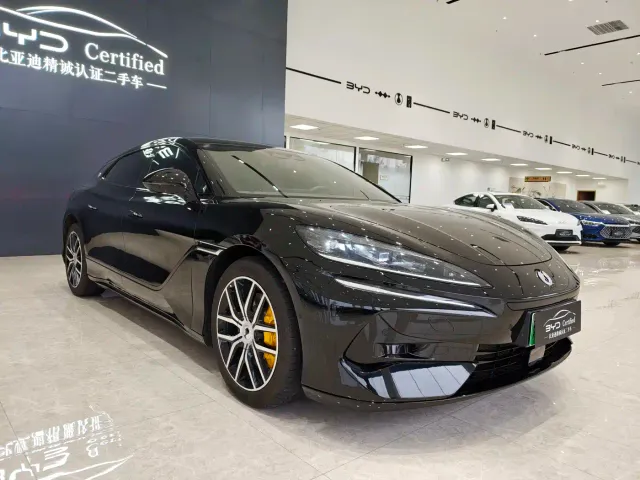 Denza Z9GT — Фото автомобиля 3