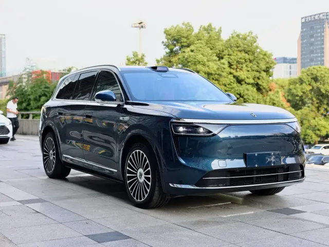 Aito M8 — Фото автомобиля 3