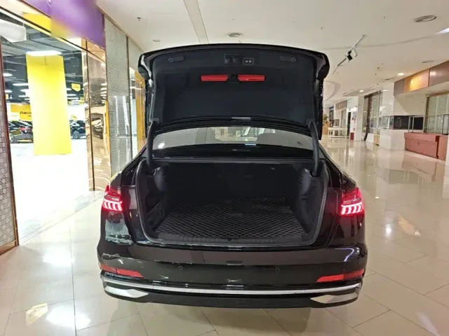 Audi A6L — Фото автомобиля 18