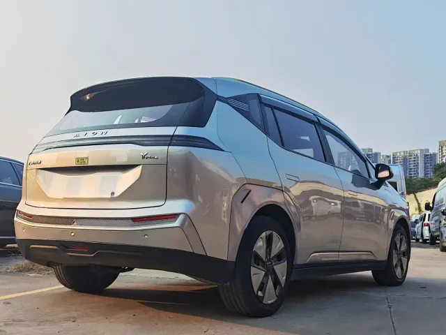 GAC Aion Y — Фото автомобиля 11