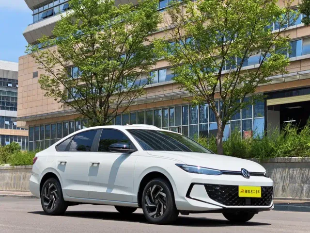 Volkswagen Lavida — Фото автомобиля 3