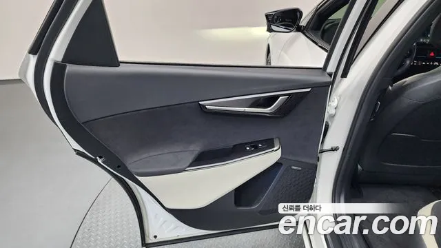 Kia EV6 — Фото автомобиля 23