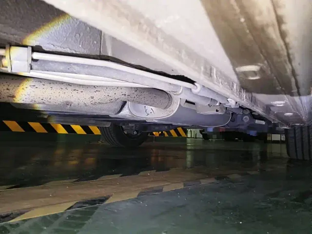 Roewe iMAX8 — Фото автомобиля 7