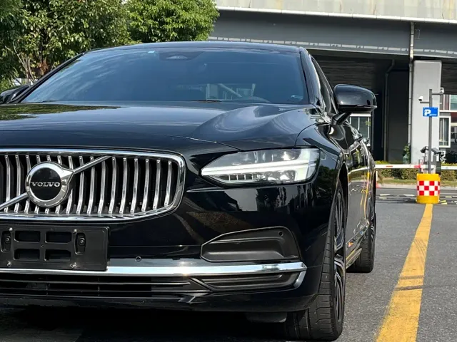 Volvo S90 — Фото автомобиля 7