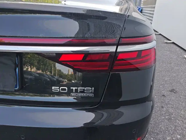 Audi A8 — Фото автомобиля 7