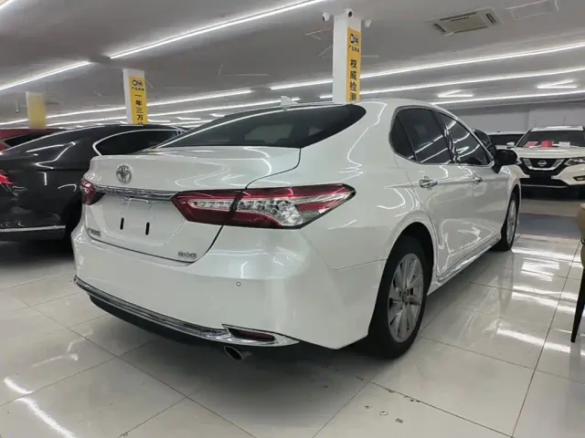 Toyota Camry — Фото автомобиля 6