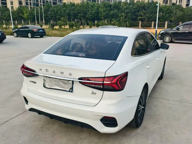 Roewe i5 — Фото автомобиля 6