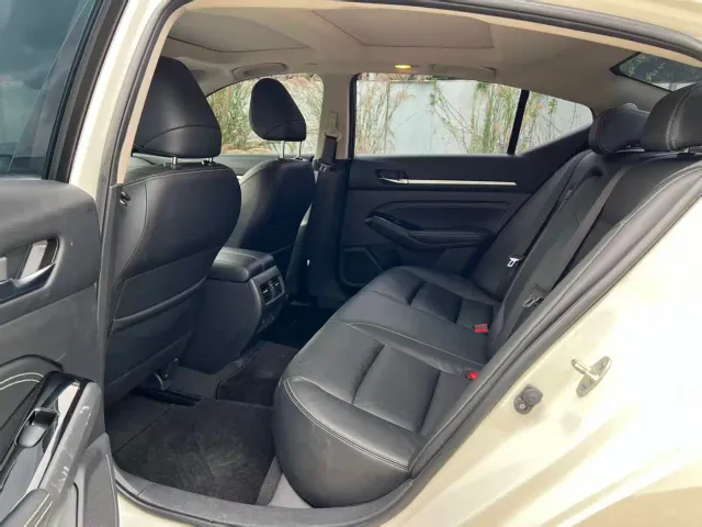 Nissan Teana — Фото автомобиля 6