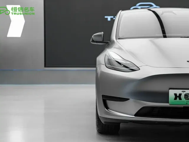 Tesla Model Y — Фото автомобиля 8
