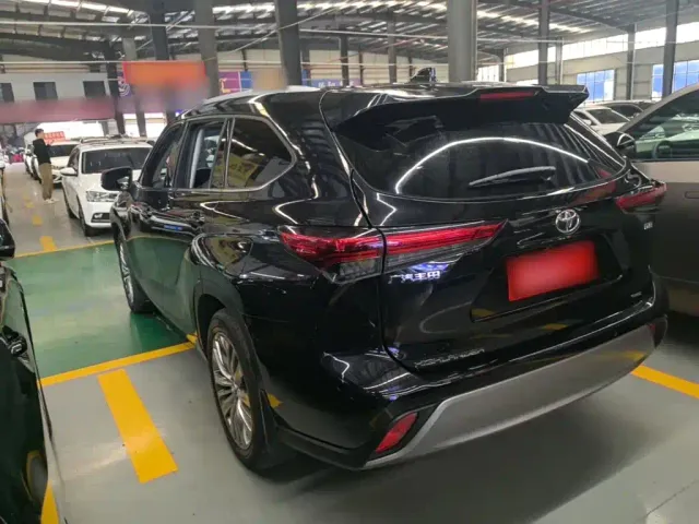 Toyota Highlander — Фото автомобиля 4