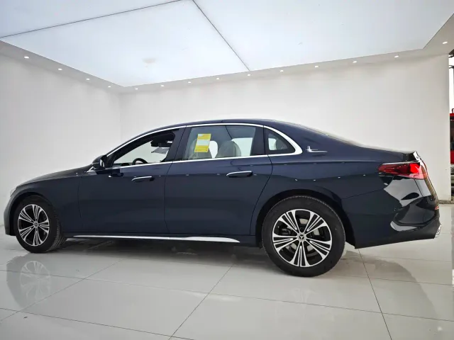 Mercedes-Benz E-Class — Фото автомобиля 22