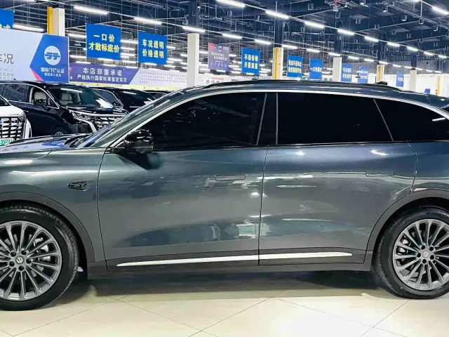 Leapmotor C11 — Фото автомобиля 5