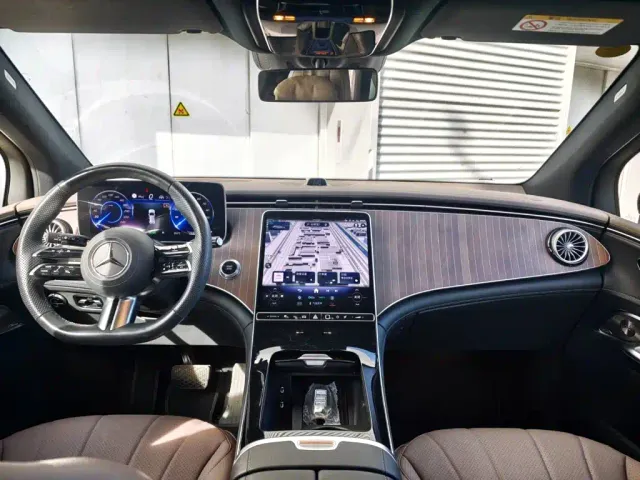 Mercedes-Benz EQE SUV — Фото автомобиля 9