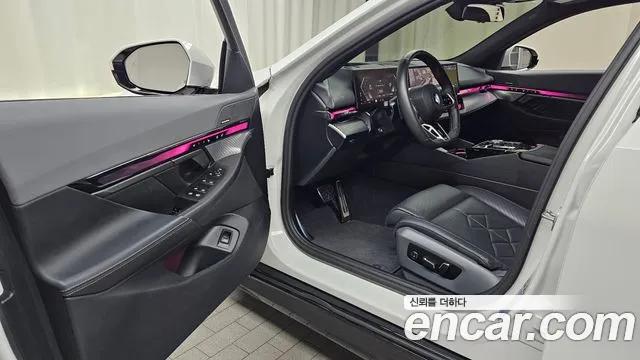 BMW 5-Series 5 серия (G60) 530i xDrive M Sport — Фото автомобиля 10