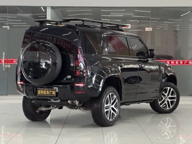 Land Rover Defender — Фото автомобиля 18