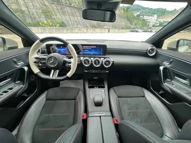 Mercedes-Benz A-Class — Фото автомобиля 11