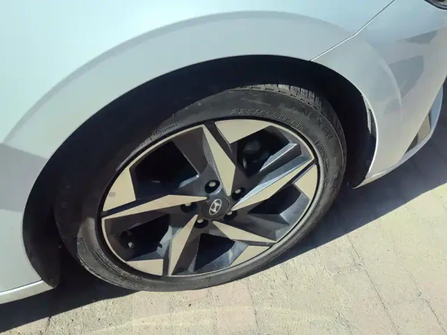 Hyundai Elantra — Фото автомобиля 6