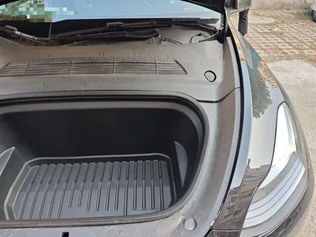 Tesla Model Y — Фото автомобиля 21