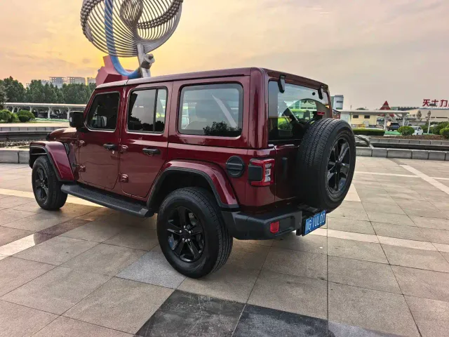 Jeep Wrangler — Фото автомобиля 3